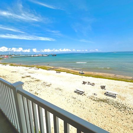Mackinaw Beach And Bay Inn & Suites Mackinaw City Eksteriør billede