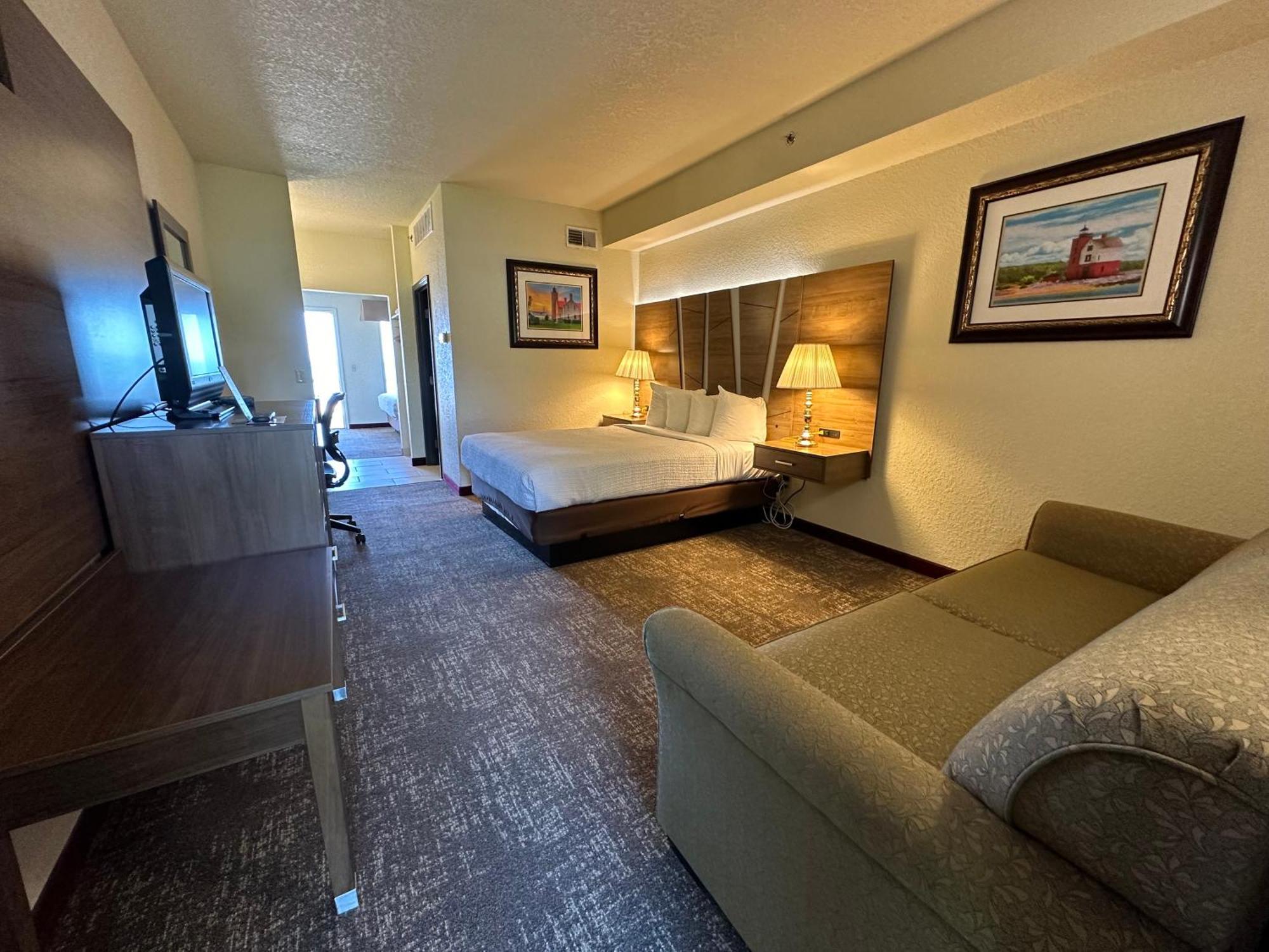 Mackinaw Beach And Bay Inn & Suites Mackinaw City Eksteriør billede
