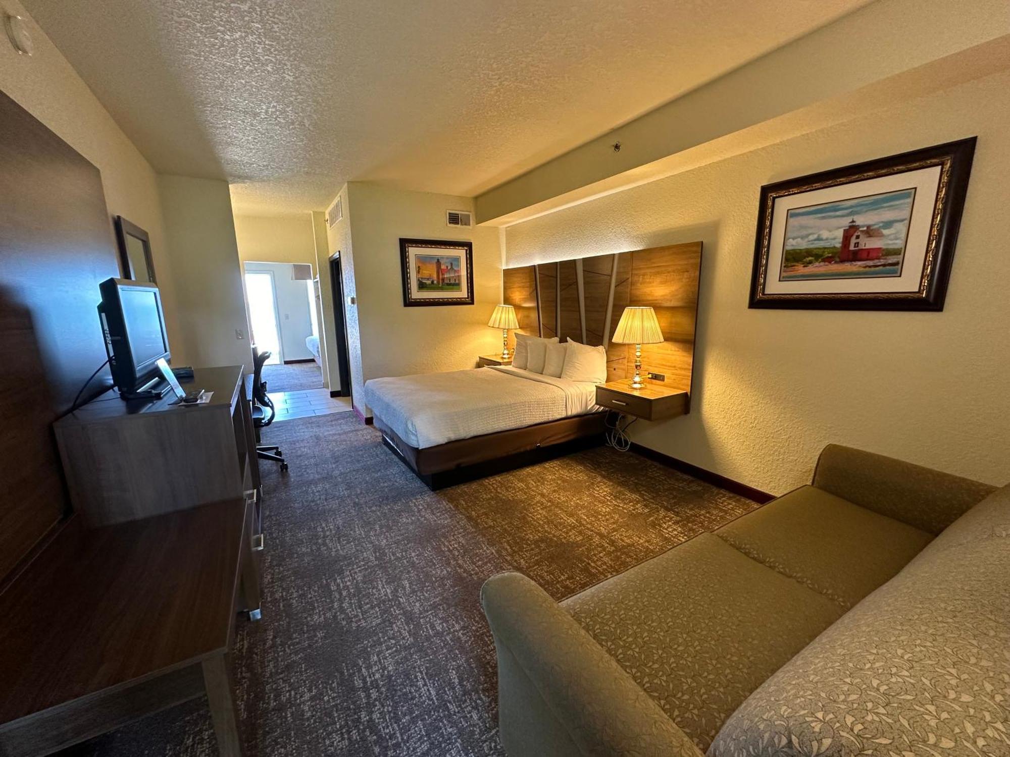 Mackinaw Beach And Bay Inn & Suites Mackinaw City Eksteriør billede